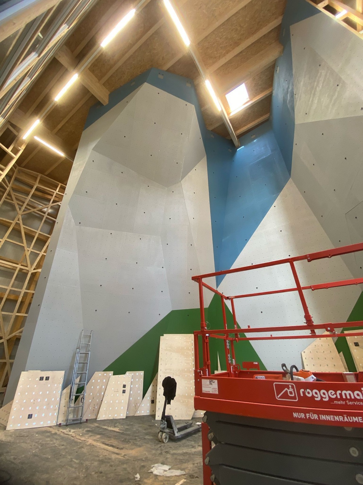 Kletterhalle — Holzbau von Johannes Westermeier, Zimmerei-Ökobau Rosenheim (Bild 8 von 8)